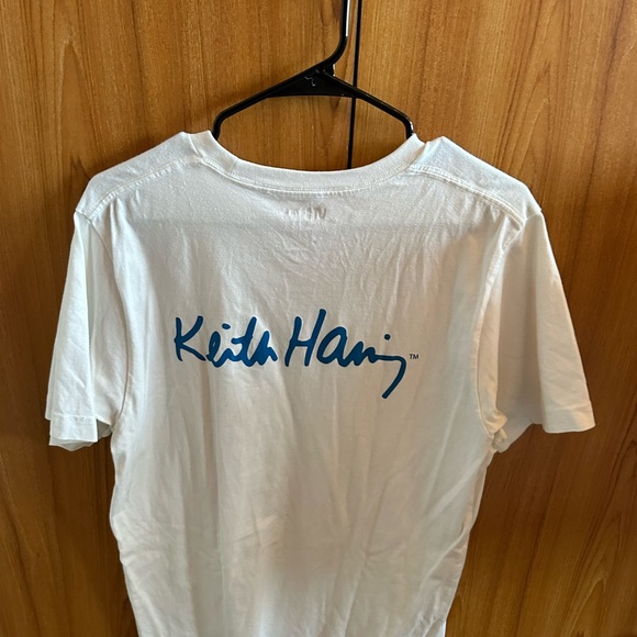 Uniqlo t-shirt - Picture 3 of 3